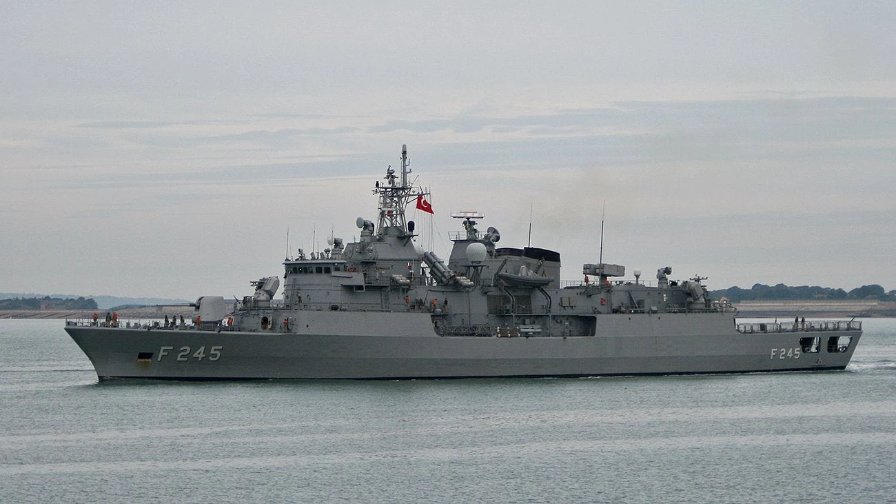 Στα πρόθυρα «θερμού επεισοδίου»: Τουρκική φρεγάτα καταδίωκε για 25 λεπτά κυπριακό σκάφος – Νέα «νταηλίκια» της Αγκυρας